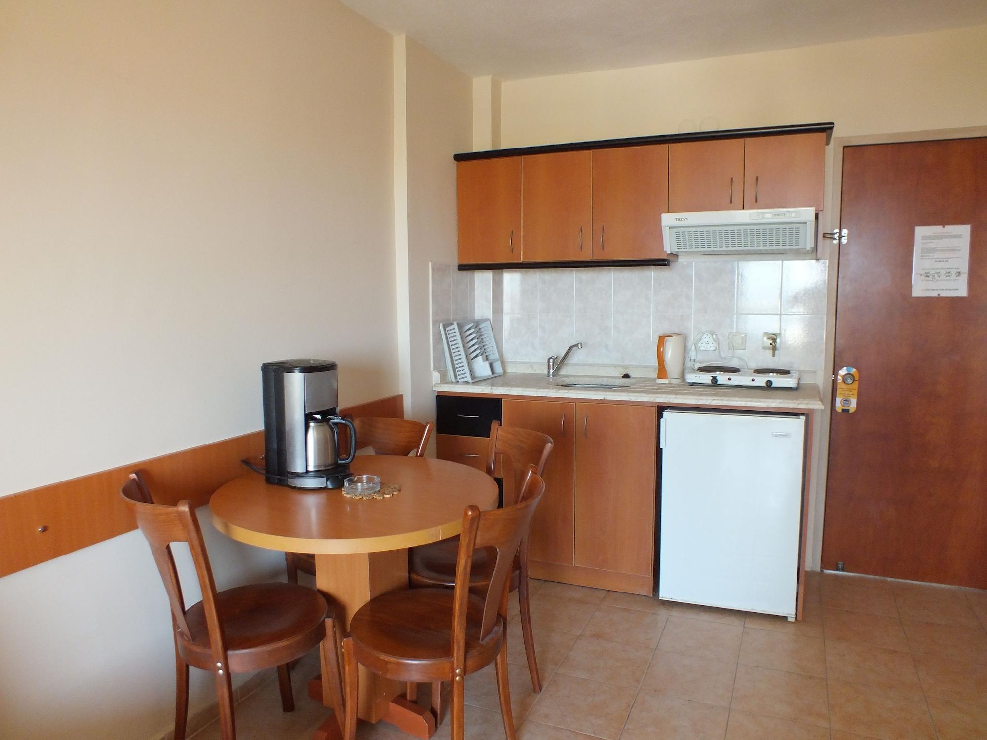 Tuntas Family Suites Kusadasi Kusadası Exterior foto