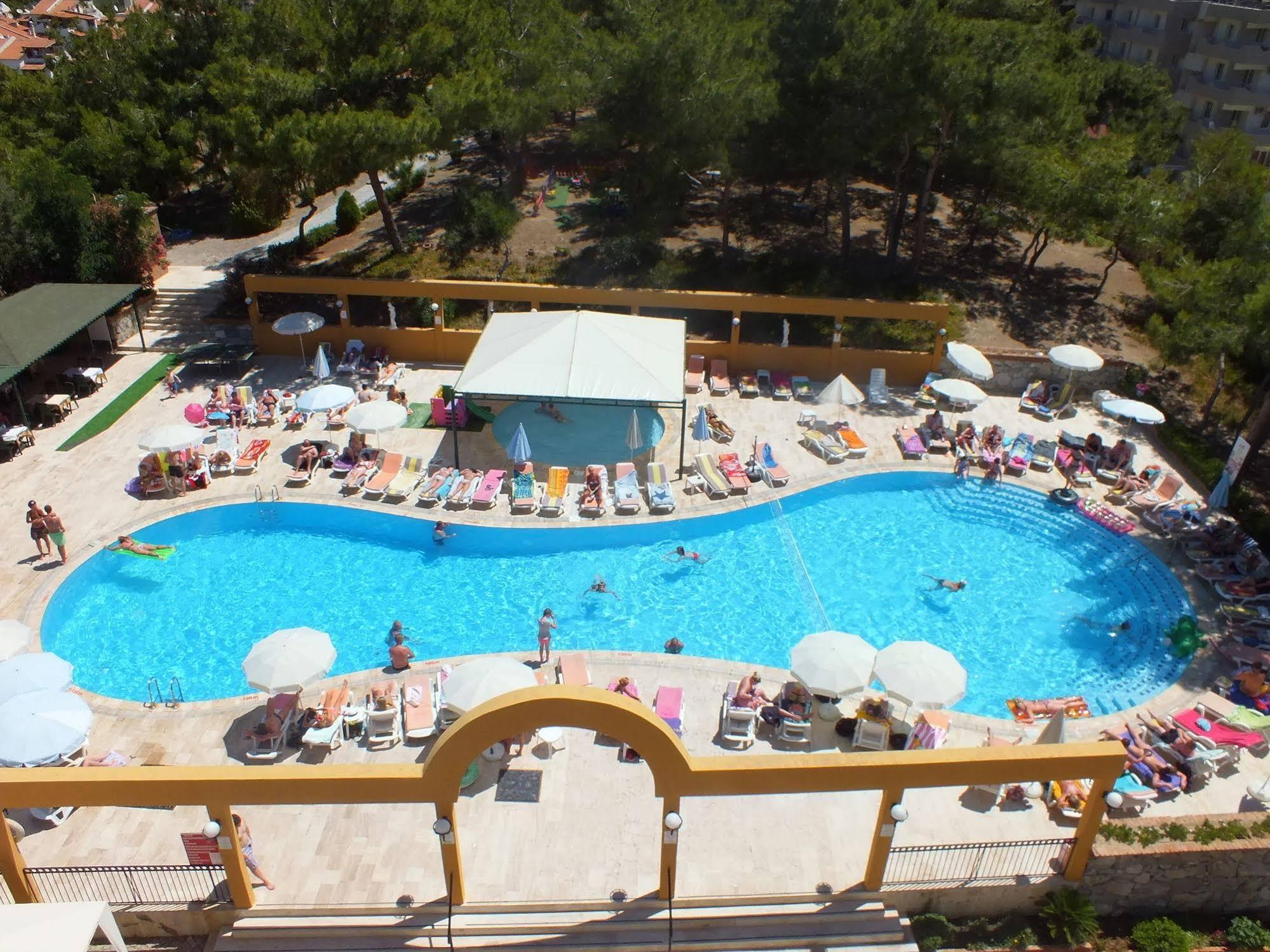 Tuntas Family Suites Kusadasi Kusadası Exterior foto